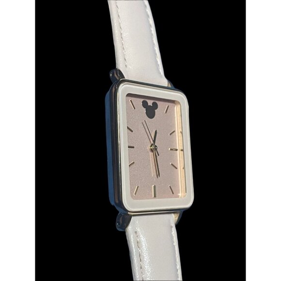 Rare Disney Parks Silhouette Mickey Mouse Gold Watch 85/8798 VJ21 New Battery - Picture 4 of 8